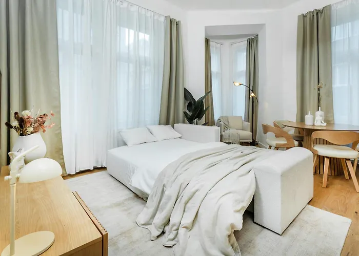 Rentero Cozy Wenceslas Square 700m Apartment, דירה *