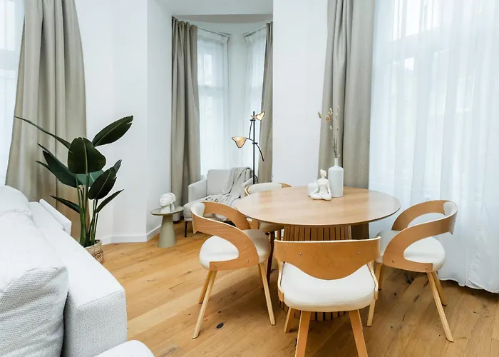 Rentero Cozy Wenceslas Square 700m Apartment, דירה *