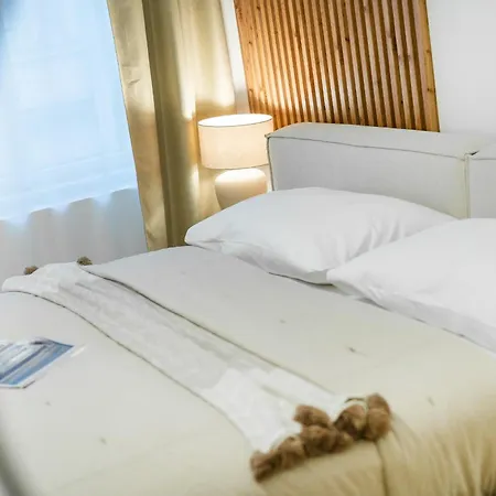 Cozy Wenceslas Square 700m Apartment, Apartman