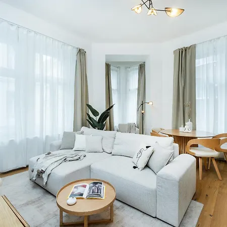 Rentero Cozy Wenceslas Square 700m Apartment, Appartement Praag