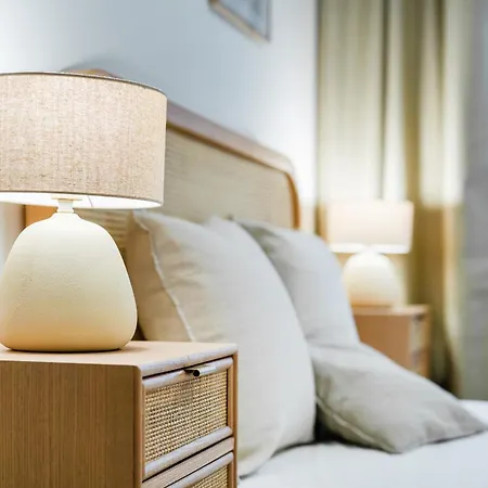 Rentero Cozy Wenceslas Square 700m Apartment, *