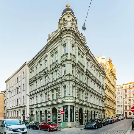 Rentero Cozy Wenceslas Square 700m Apartment,