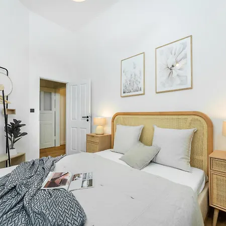 Rentero Cozy Wenceslas Square 700m Apartment, Appartement *