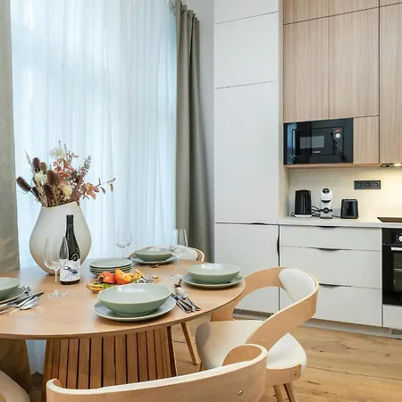 Rentero Cozy Wenceslas Square 700m Apartment, Appartement *