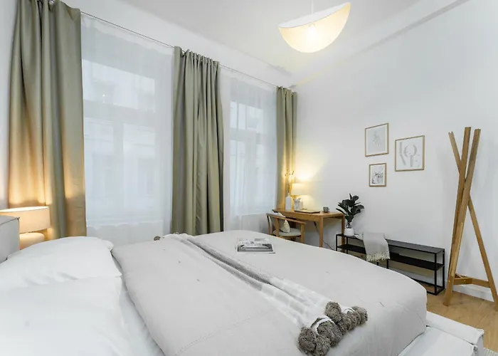 Cozy Wenceslas Square 700m Apartment, Apartament